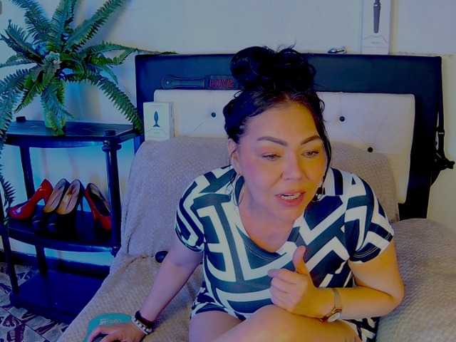 Mommy-pervert's BongaCams show and profile