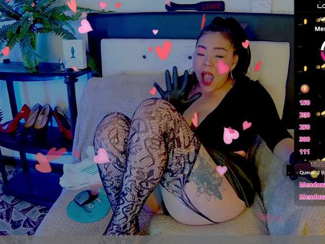 Mommy-pervert's BongaCams show and profile