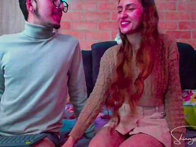 SkinnysCouple webcam