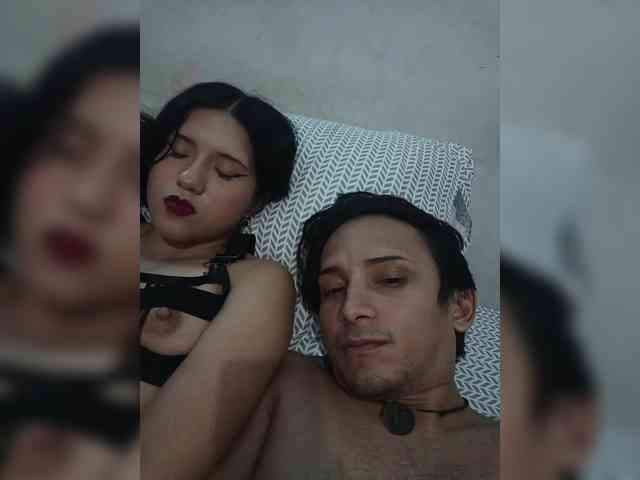 Kitty-midnight webcam