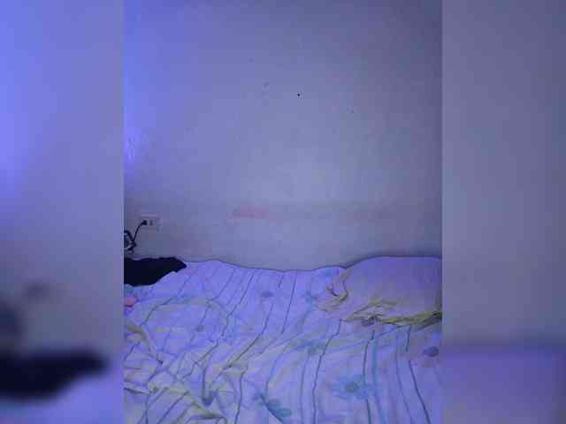 Kitty-midnight webcam