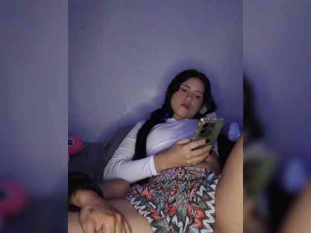 Kitty-midnight webcam