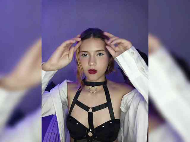 Kitty-midnight webcam