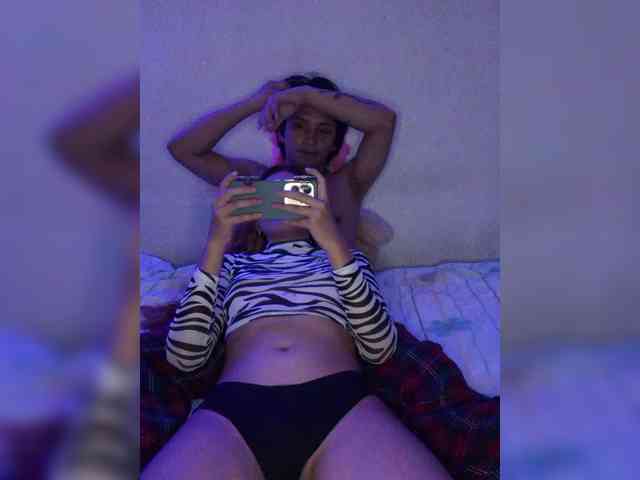 Kitty-midnight webcam