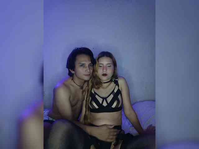 Kitty-midnight webcam