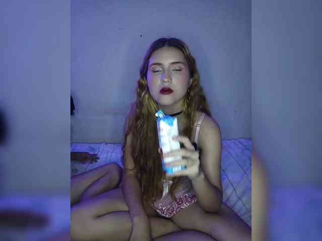 Kitty-midnight webcam