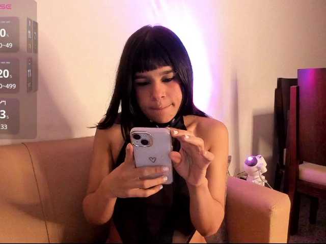 Aanahi's BongaCams show and profile