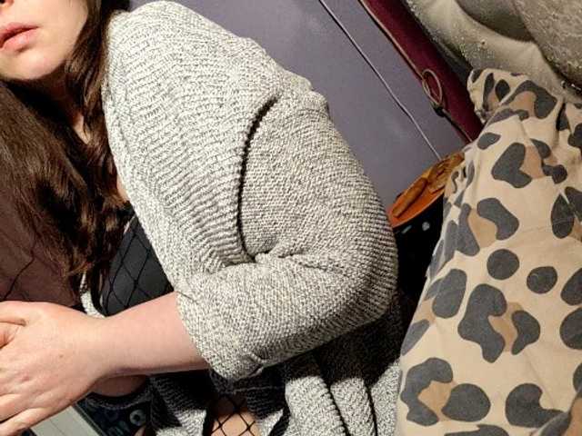 Karinasky's BongaCams show and profile