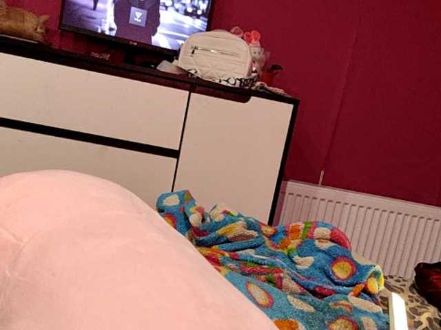 Karinasky's BongaCams show and profile