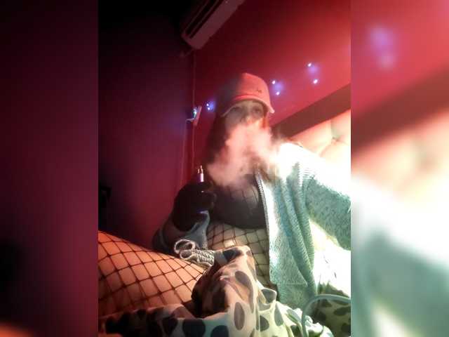 Karinasky's BongaCams show and profile