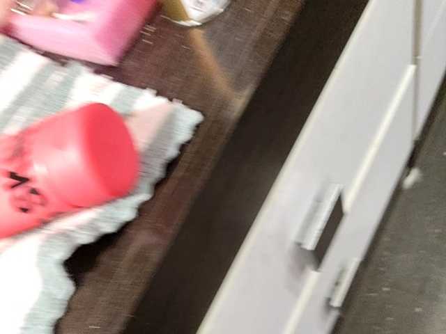 Karinasky's BongaCams show and profile