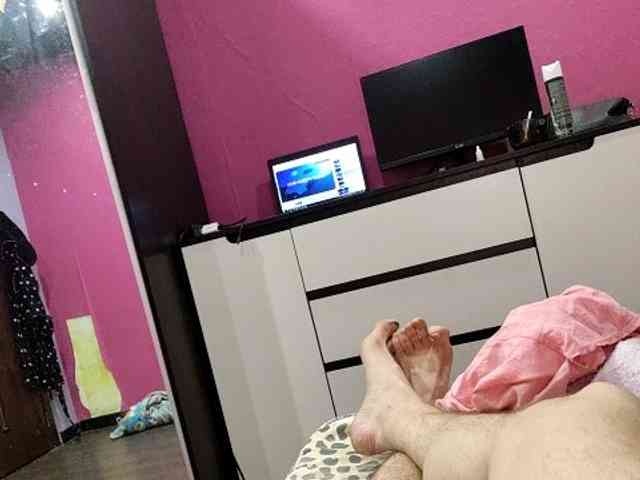 Karinasky Live Webcam on BongaCams