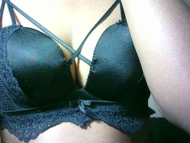 Snowlove1 Live Webcam on BongaCams