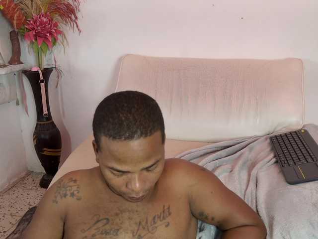 mila-n-max's BongaCams show and profile