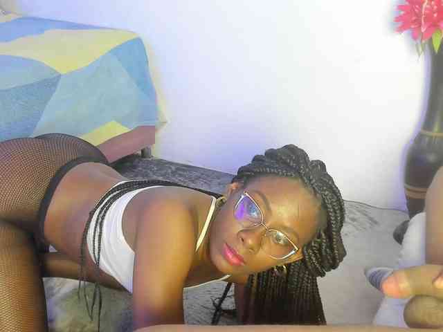 mila-n-max webcam