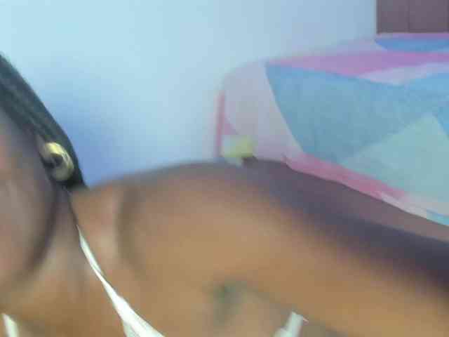 mila-n-max webcam