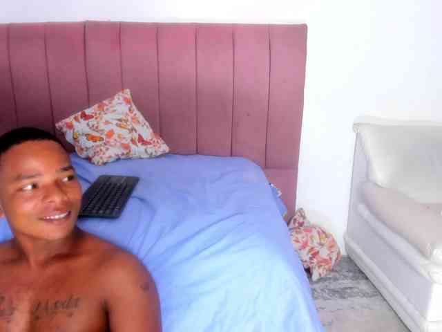 mila-n-max webcam