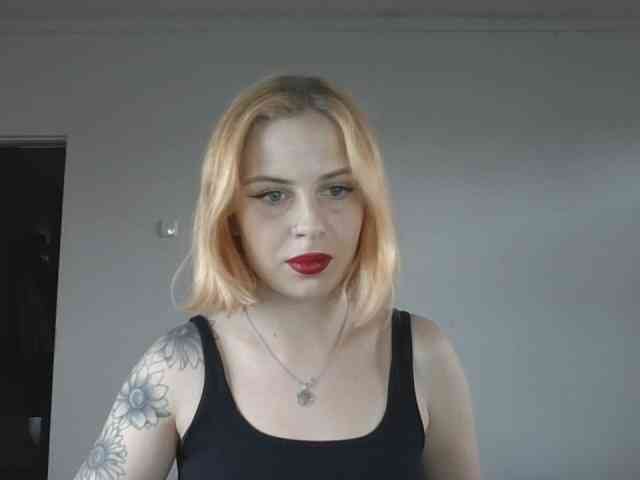 AlisMoona webcam