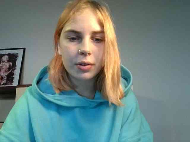 AlisMoona webcam