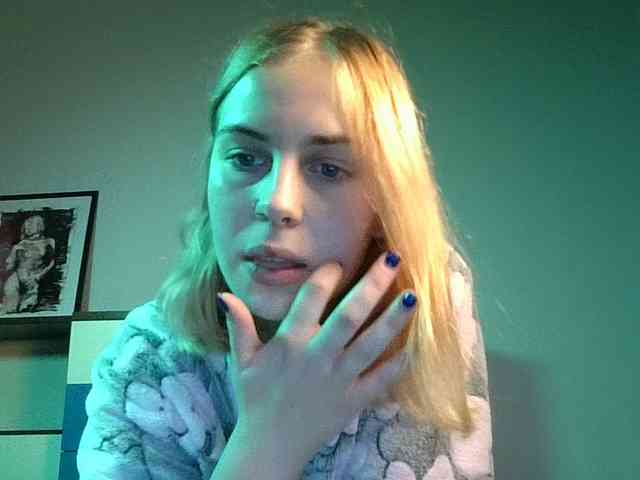 AlisMoona webcam
