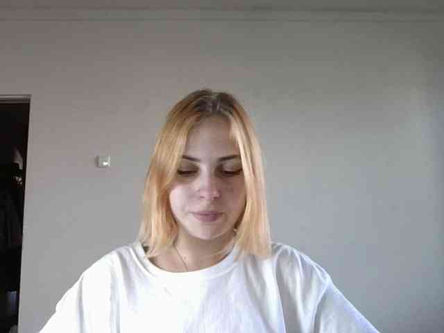 AlisMoona webcam