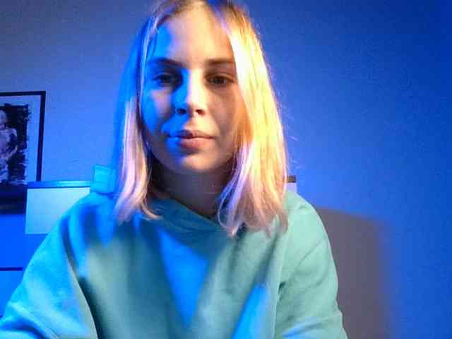 AlisMoona webcam