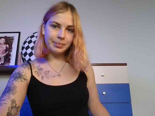 AlisMoona webcam