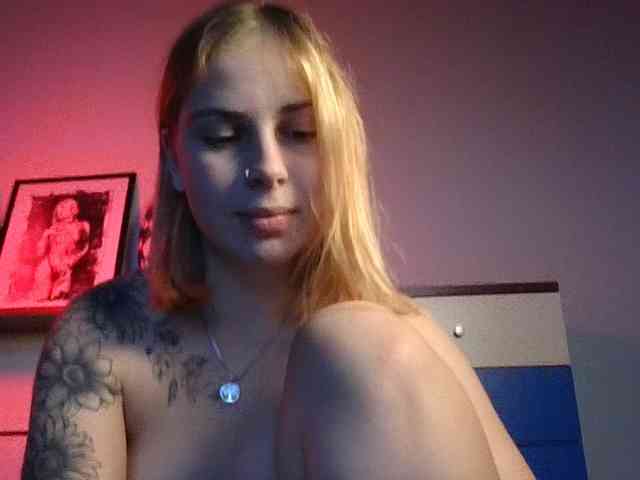 AlisMoona bongacams