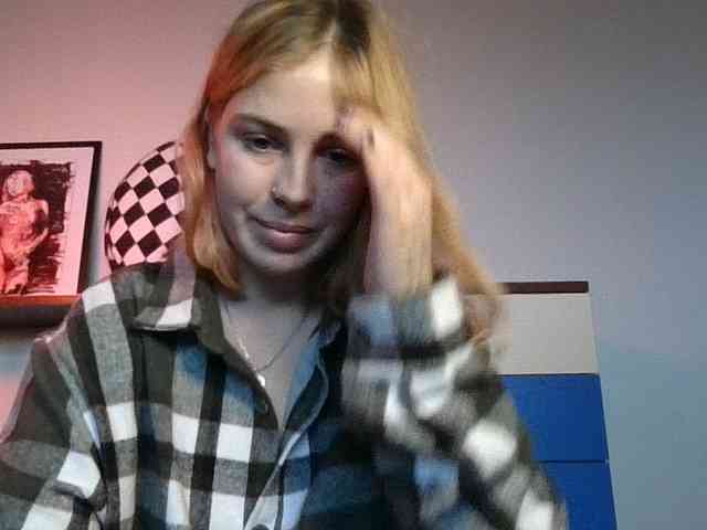 AlisMoona webcam