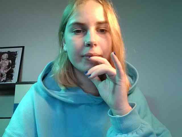 AlisMoona webcam