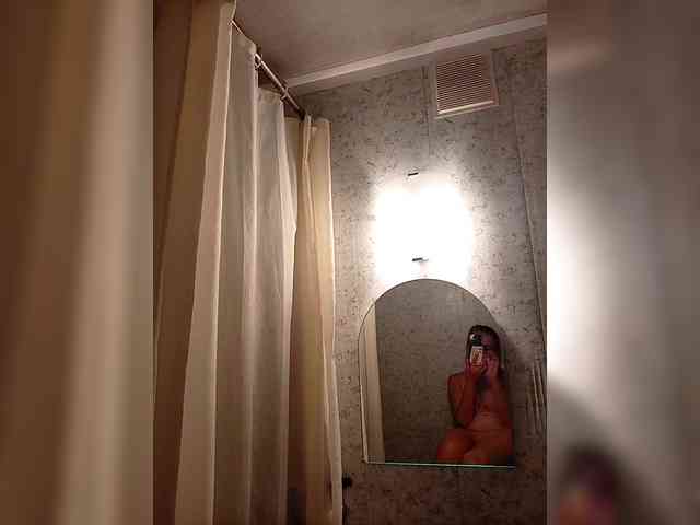 Malika25 webcam