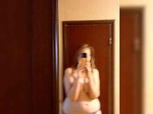 Malika25 webcam