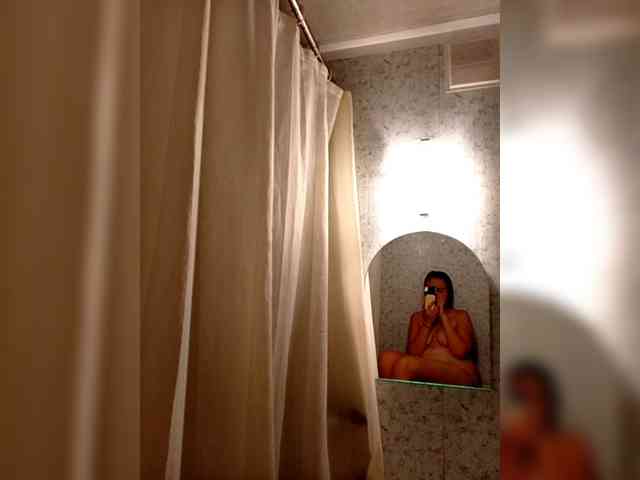 Malika25 webcam