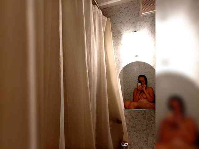 Malika25 Live Webcam on BongaCams