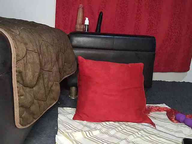 milu_curly webcam