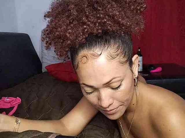 milu_curly webcam