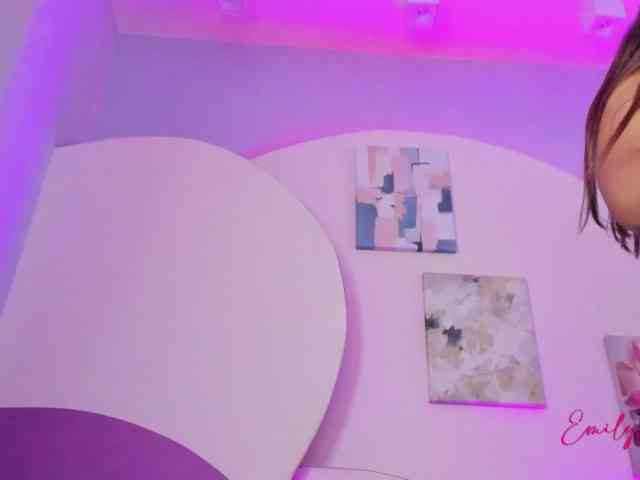 EmilyPark69 webcam