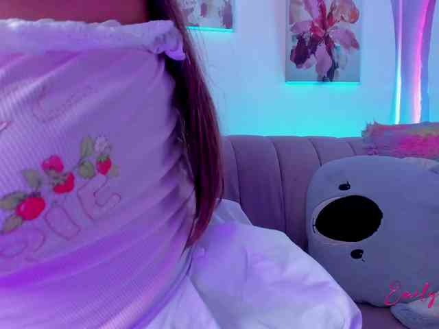 EmilyPark69 webcam
