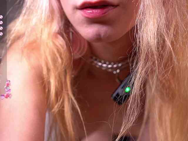 LolaLevvis webcam