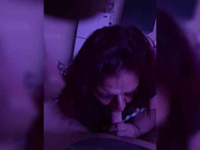 Jizzyman1 Live Webcam on BongaCams