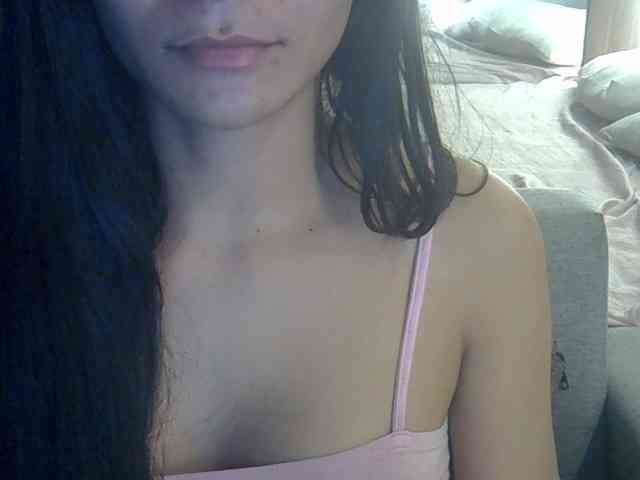 SkinnyKitty Live Webcam on BongaCams