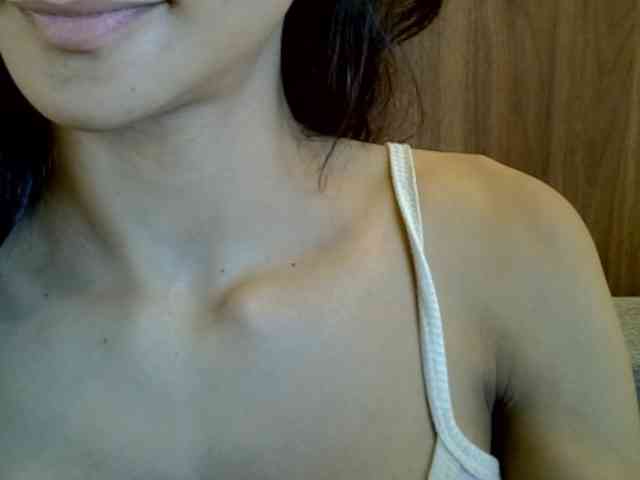 SkinnyKitty Live Webcam on BongaCams