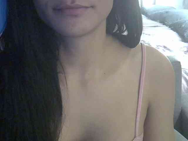 SkinnyKitty Live Webcam on {site_name}