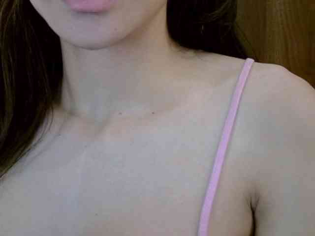 SkinnyKitty webcam