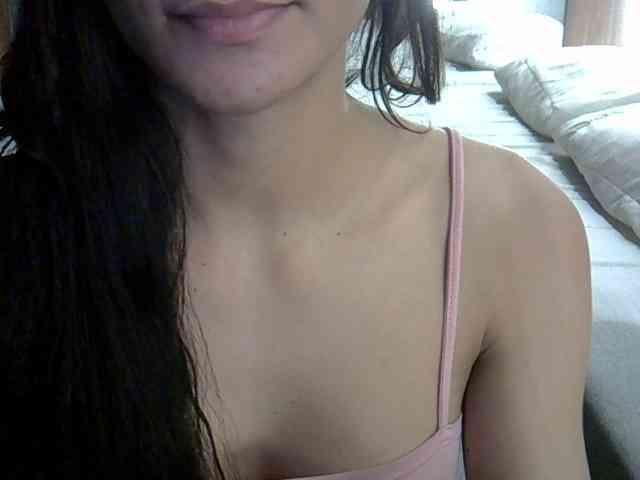 SkinnyKitty Live Webcam on BongaCams