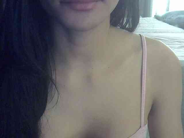 SkinnyKitty Live Webcam on BongaCams