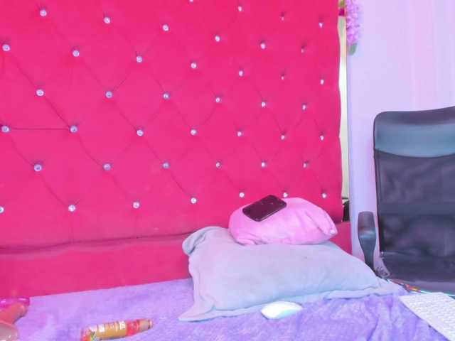 MiaaDavis's BongaCams show and profile