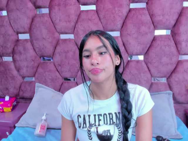 MiaaDavis's BongaCams show and profile