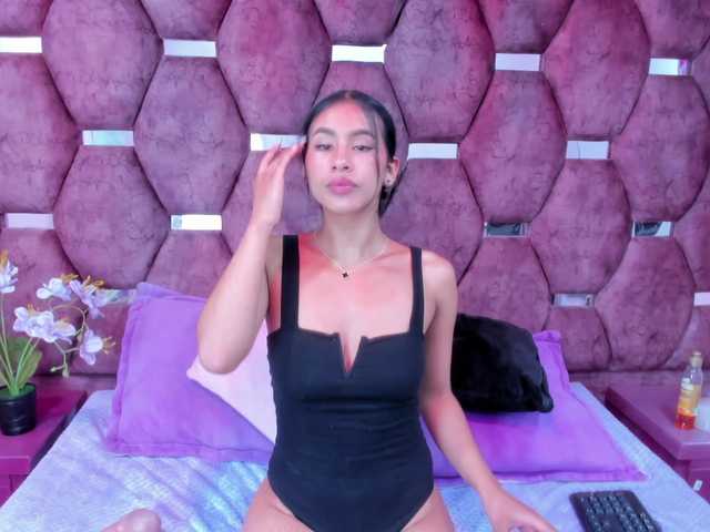 MiaaDavis's BongaCams show and profile