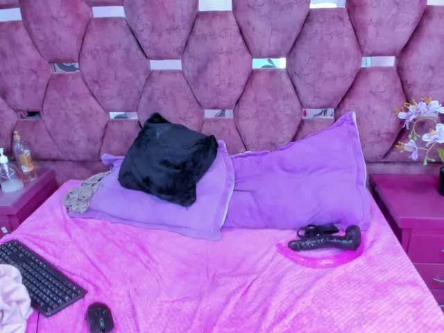 MiaaDavis's BongaCams show and profile